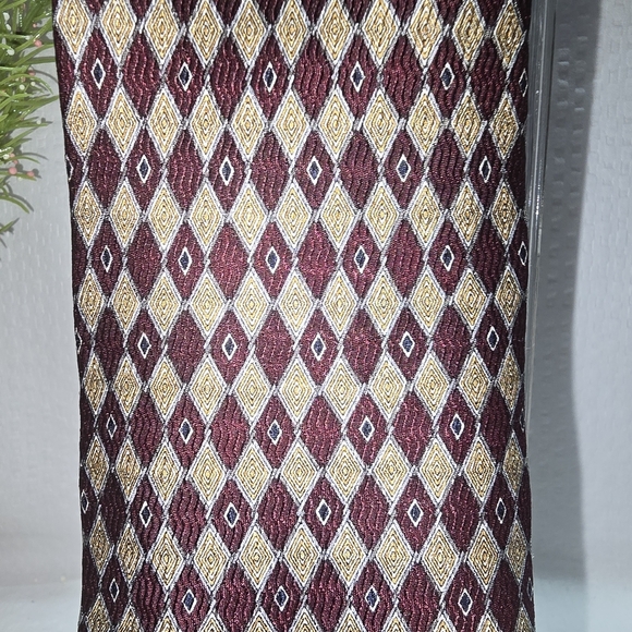 Geoffrey Beene Maroon and Cream Diamond Patterned, Silk - Picture 2 of 6